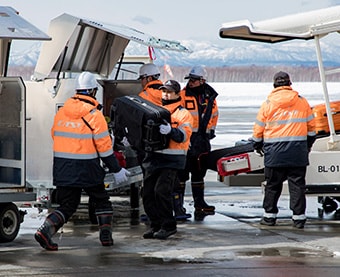 航空機荷物の搭載及び取り出し